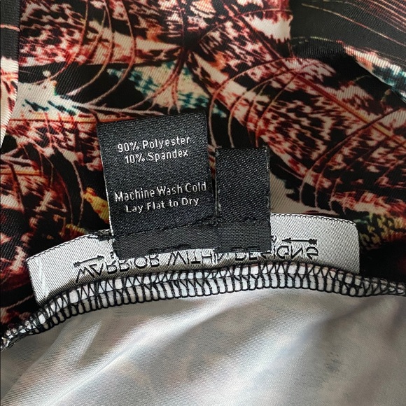 Psychedelic booty shorts - Picture 3 of 8